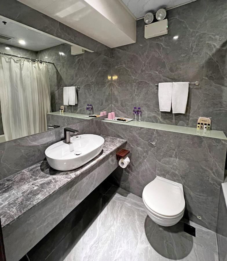 Hennessy Hotel Hongkong Zewnętrze zdjęcie